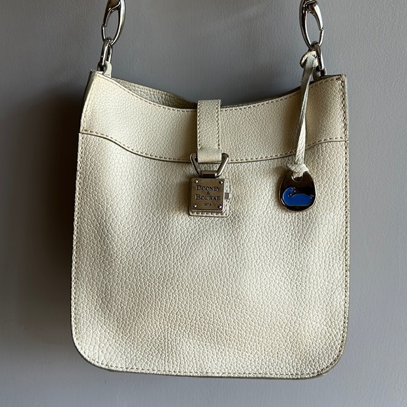 Dooney & Bourke shoulder bag great condition - Picture 2 of 14